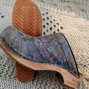Sanita Clog Wood Heel Floral Blue Purple sz 8 EU39